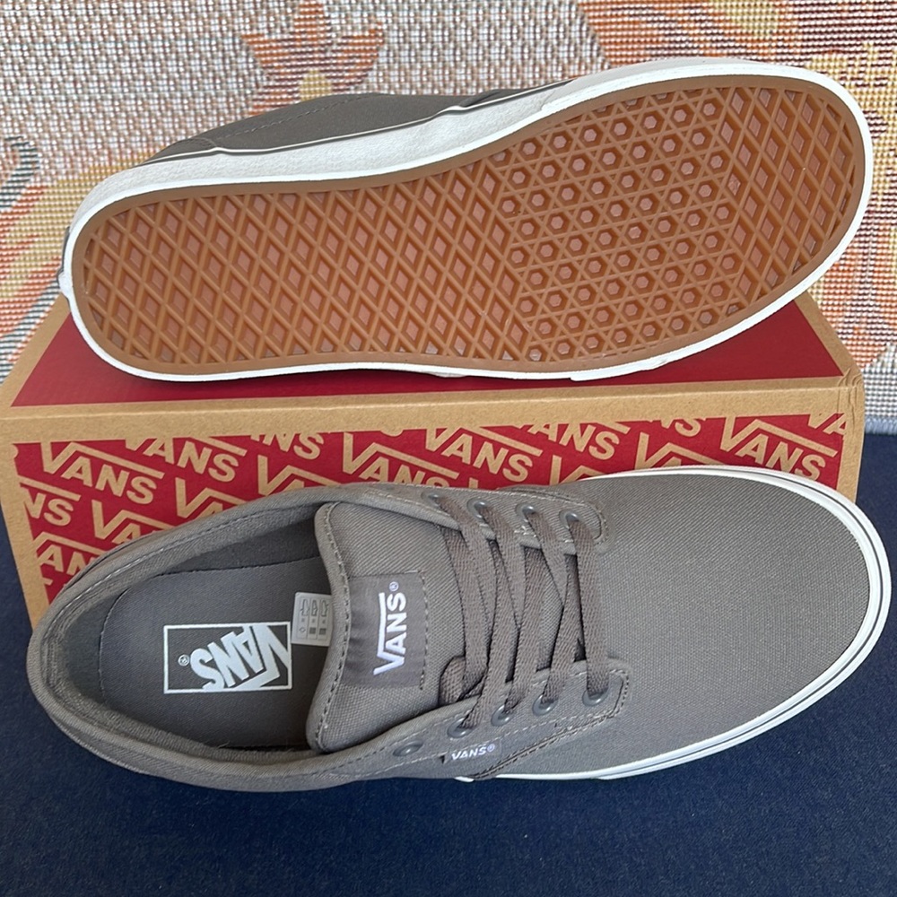 Vans Atwood WMNS
(Canvas) Pewter/White
VN000TUY4WV
New - Picture 5 of 16